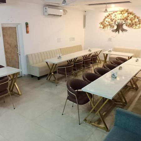 Hotel D Plaza Zirakpur Dış mekan fotoğraf