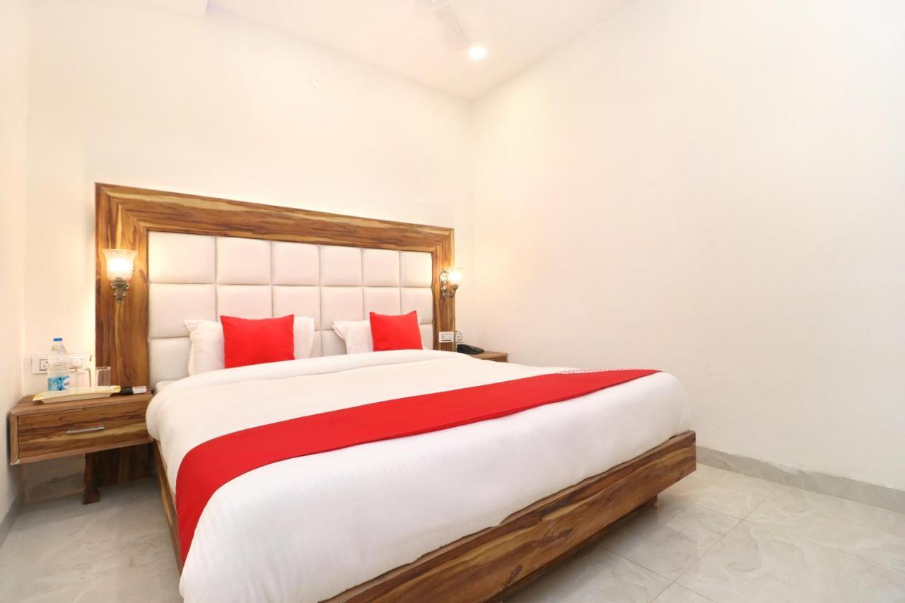 Hotel D Plaza Zirakpur Dış mekan fotoğraf