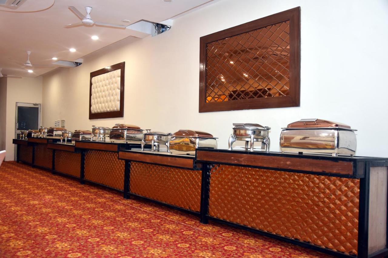 Hotel D Plaza Zirakpur Dış mekan fotoğraf