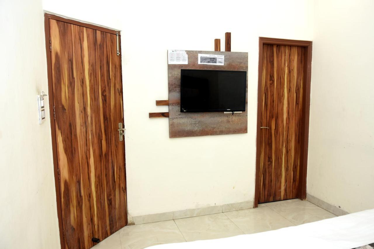 Hotel D Plaza Zirakpur Dış mekan fotoğraf