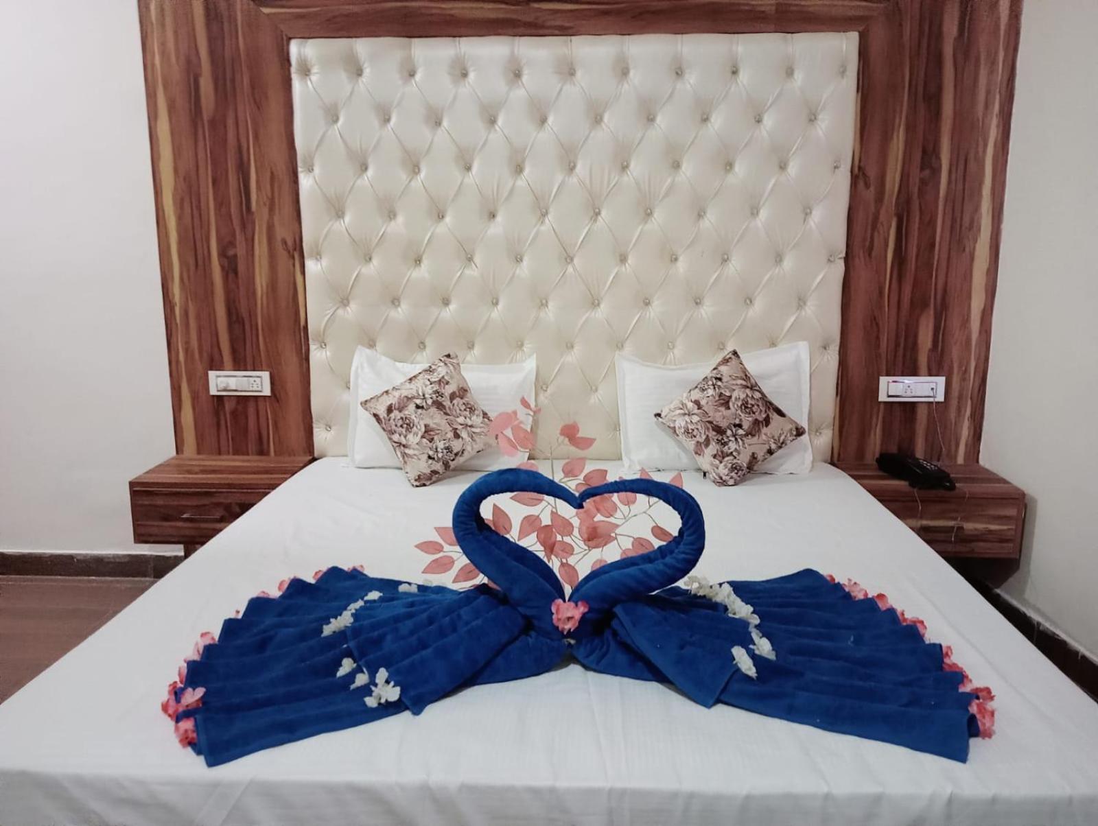 Hotel D Plaza Zirakpur Dış mekan fotoğraf