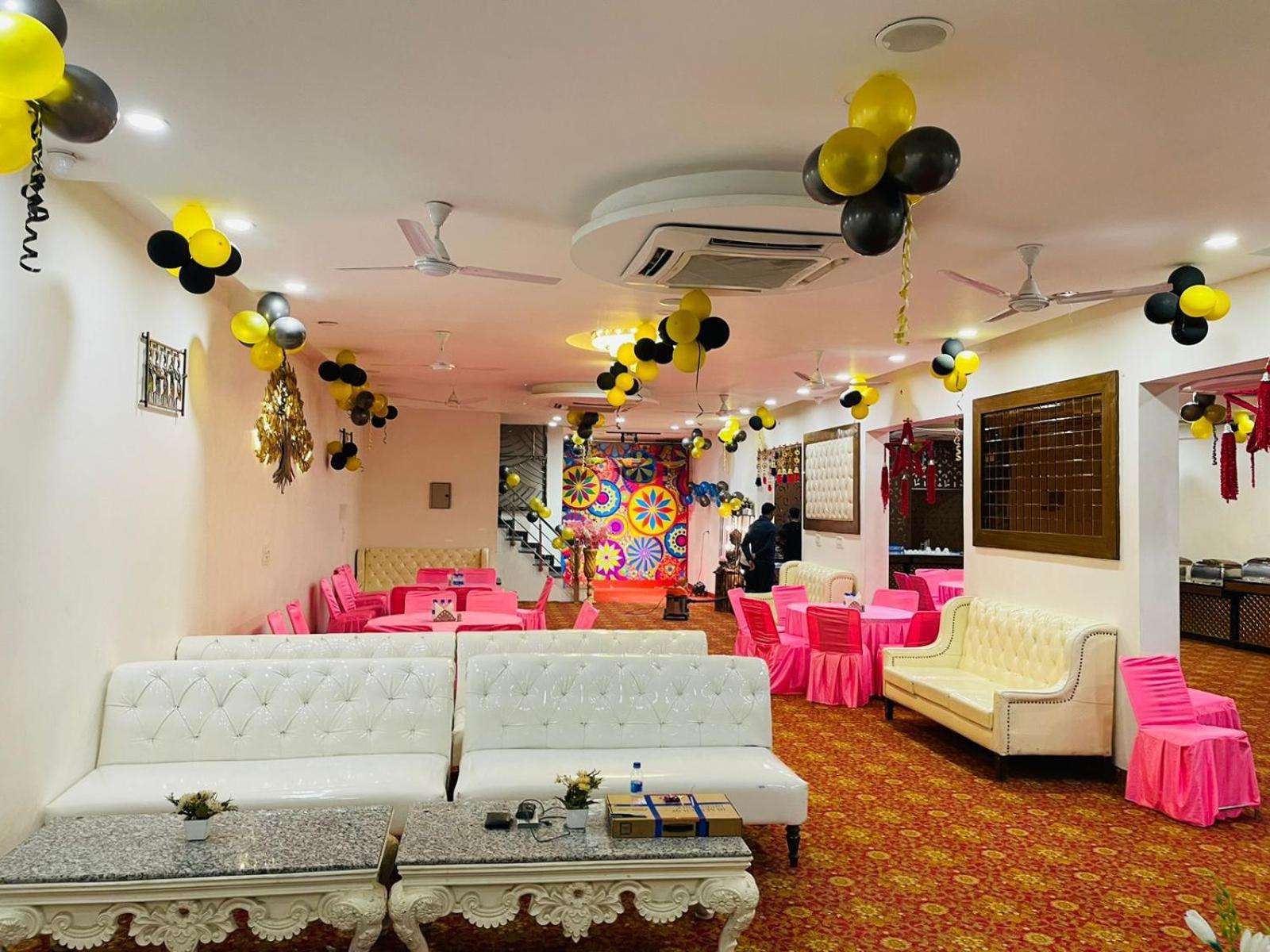 Hotel D Plaza Zirakpur Dış mekan fotoğraf