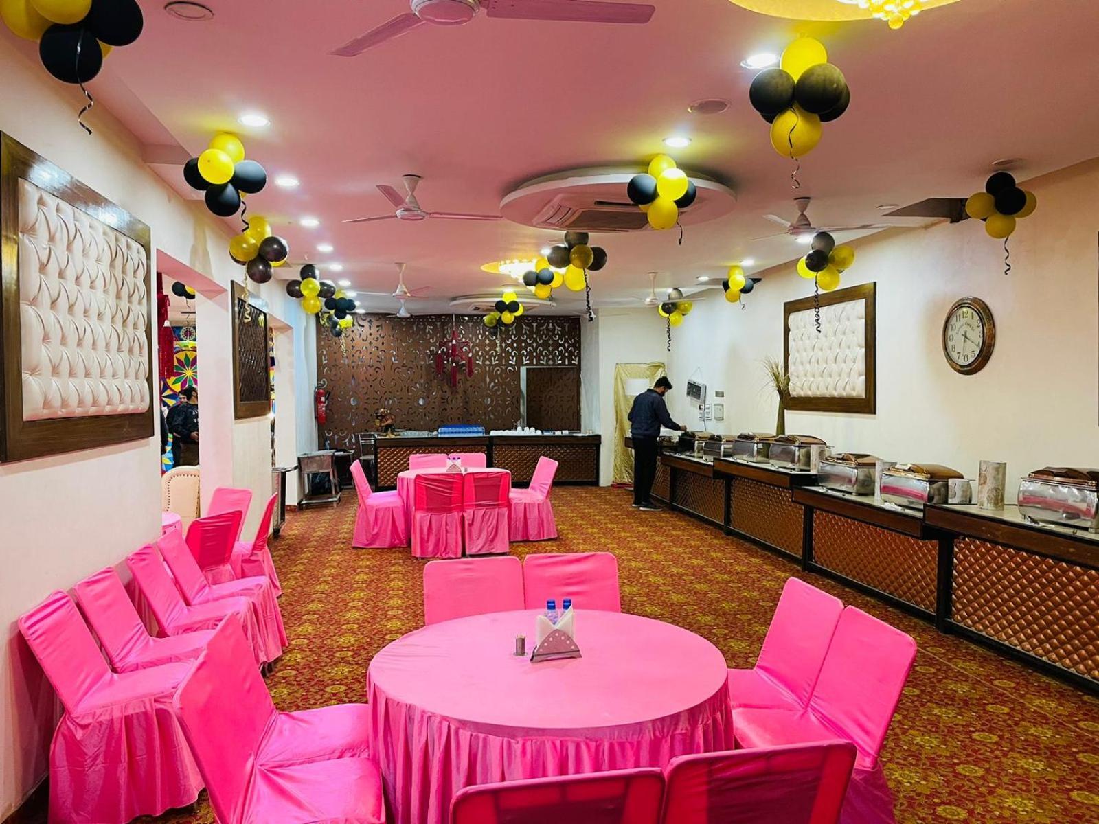 Hotel D Plaza Zirakpur Dış mekan fotoğraf