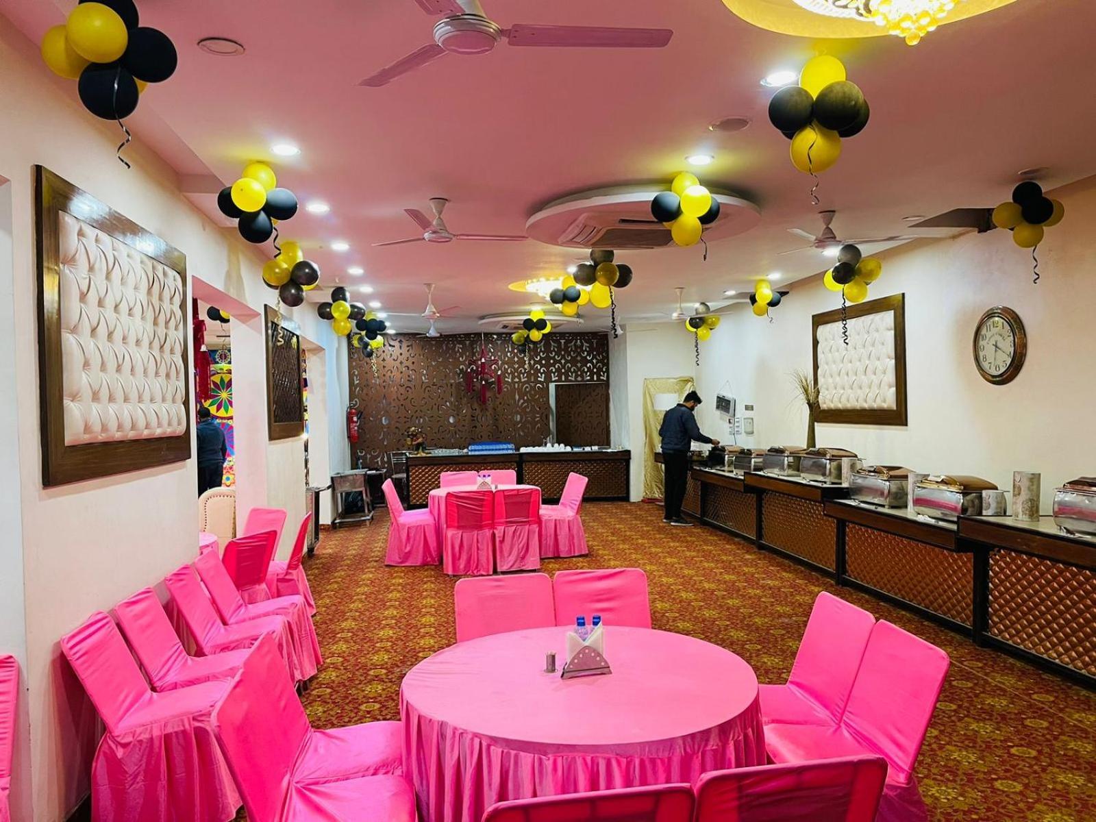 Hotel D Plaza Zirakpur Dış mekan fotoğraf