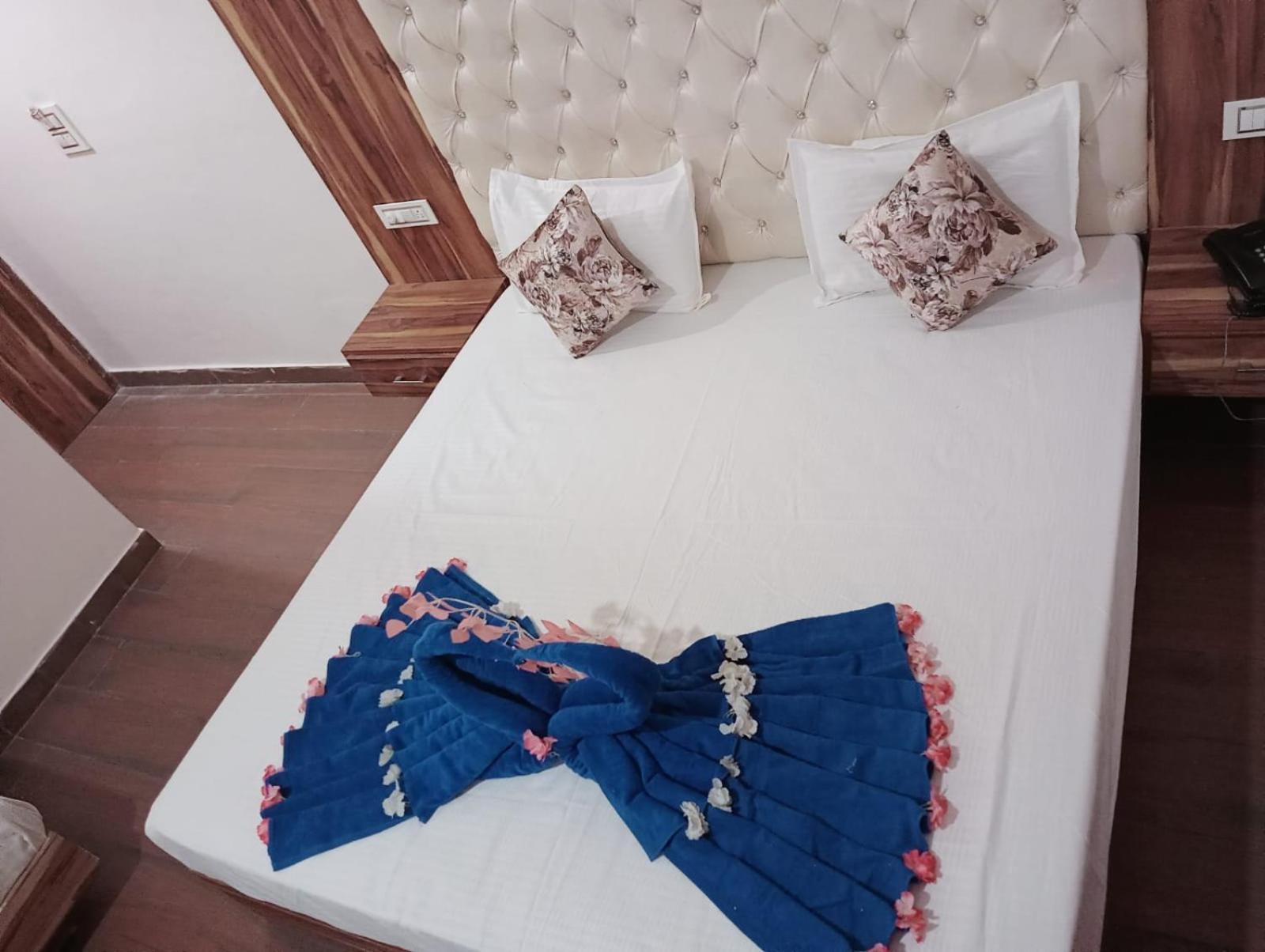 Hotel D Plaza Zirakpur Dış mekan fotoğraf
