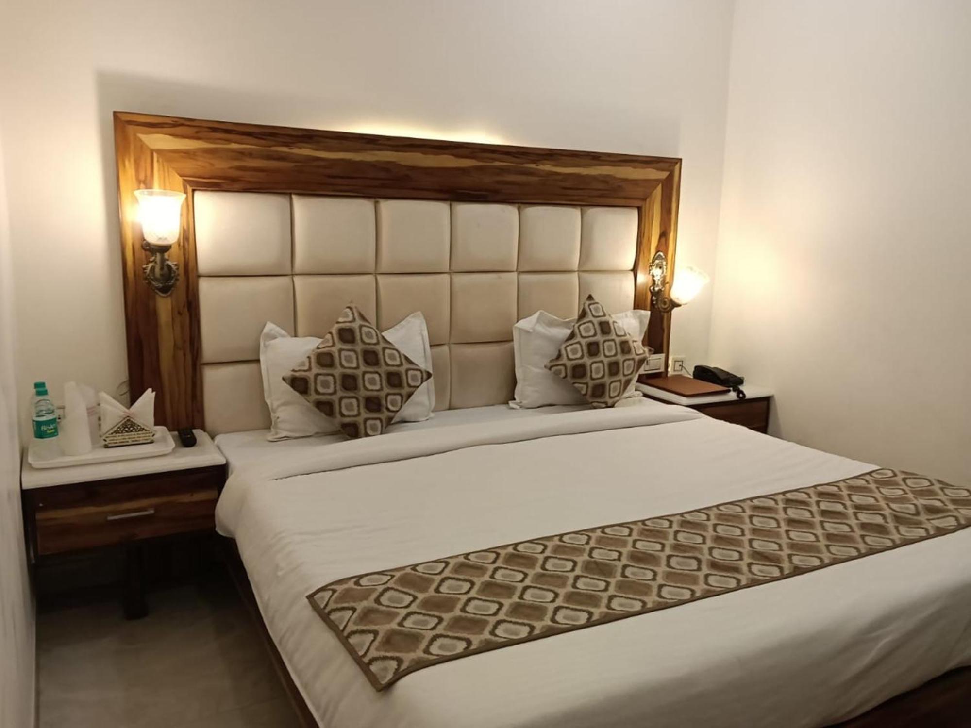 Hotel D Plaza Zirakpur Dış mekan fotoğraf