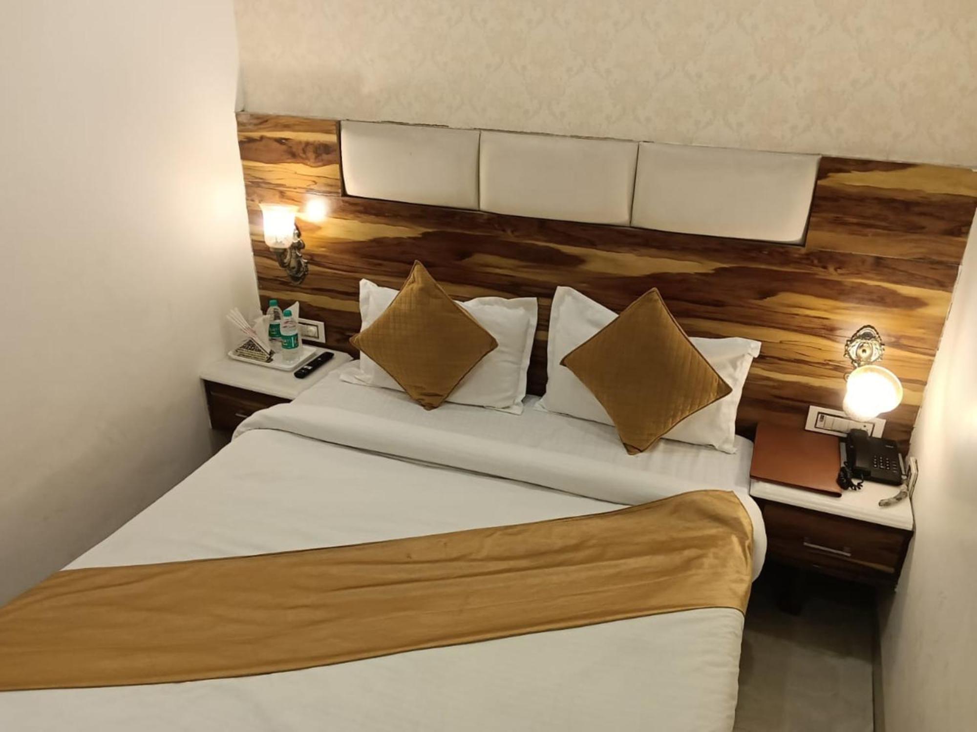 Hotel D Plaza Zirakpur Dış mekan fotoğraf