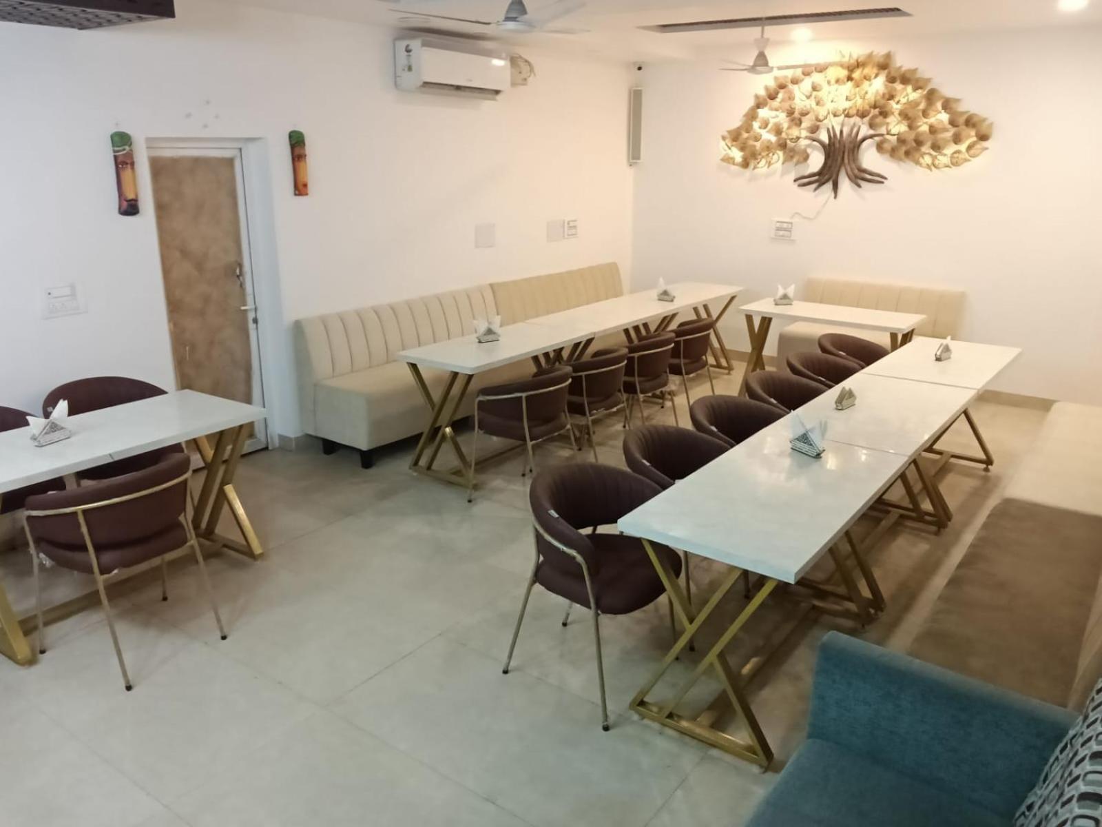 Hotel D Plaza Zirakpur Dış mekan fotoğraf