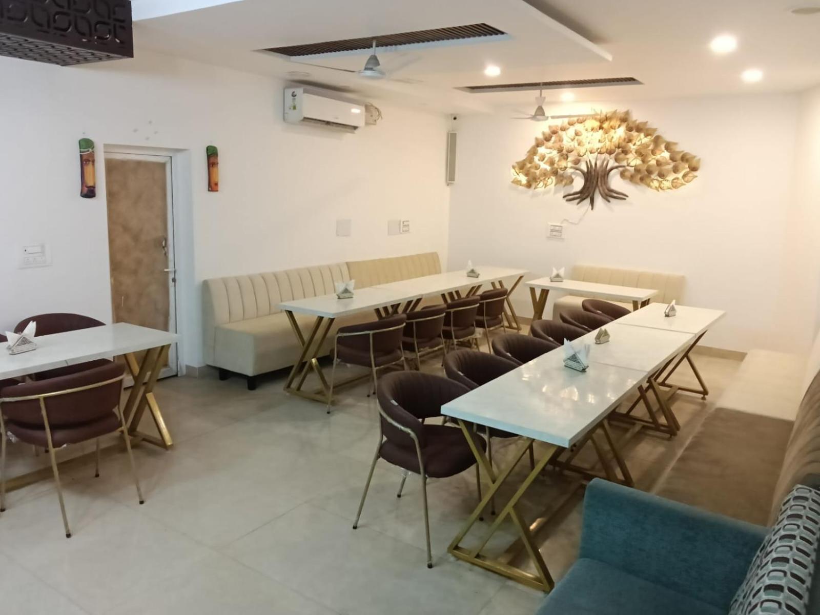 Hotel D Plaza Zirakpur Dış mekan fotoğraf