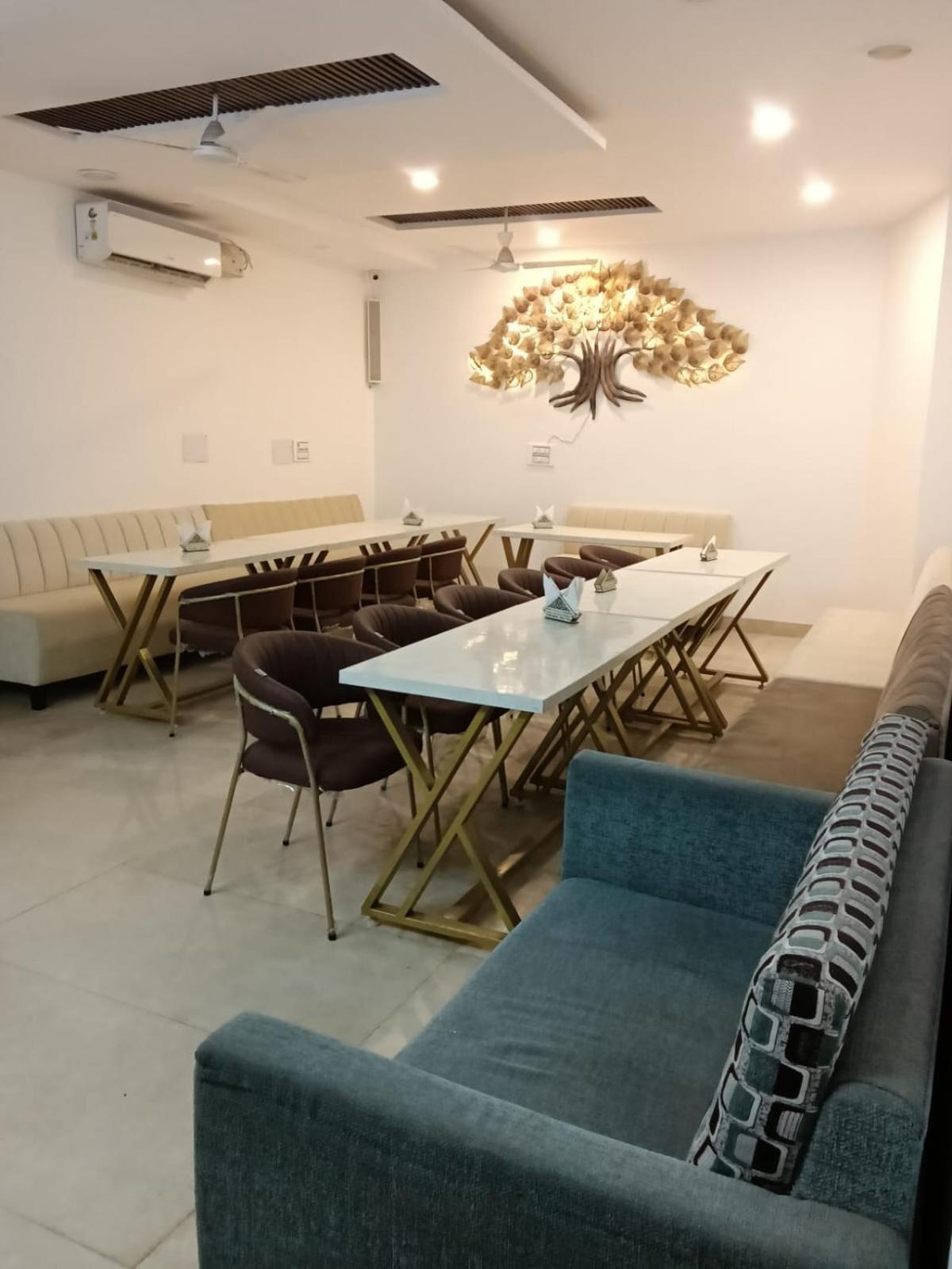 Hotel D Plaza Zirakpur Dış mekan fotoğraf